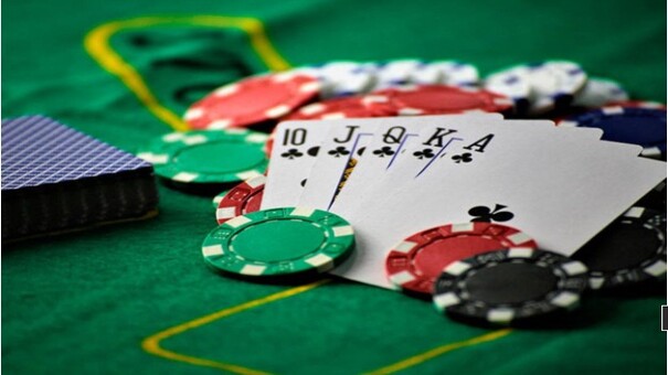 Spr trong Poker chính là viết tắt của stack-to-pot-to-ratio. Đây là khái niệm giúp cho bạn có thể chơi tốt hơn preflop và postflop. Hãy đến B52 casino trực tuyến để biết thêm thông tin nhé .