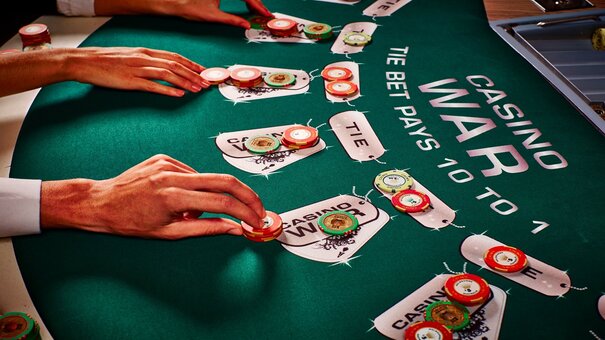 Casino War hay  còn gọi là cuộc chiến Casino là một loại bài Poker có cách chơi đơn giản và tỷ lệ thưởng cao.Hãy đến B52 casino trực tuyến để biết thêm thông tin nhé .