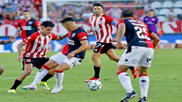 Nhận định Newells Old Boys vs Estudiantes 6h00 ngày 3/8 (VĐQG Argentina 2024). Hãy đến B52 cá cược bóng đá.