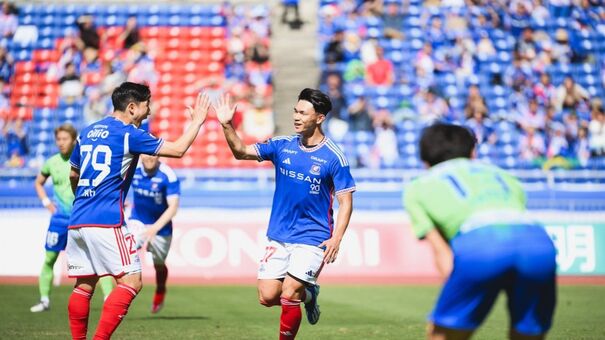 Nhận định Yokohama Marinos vs Consadole Sapporo 17h00 ngày 4/9 (Cúp Liên đoàn Nhật 2024). Hãy đến B52 cá cược bóng đá.